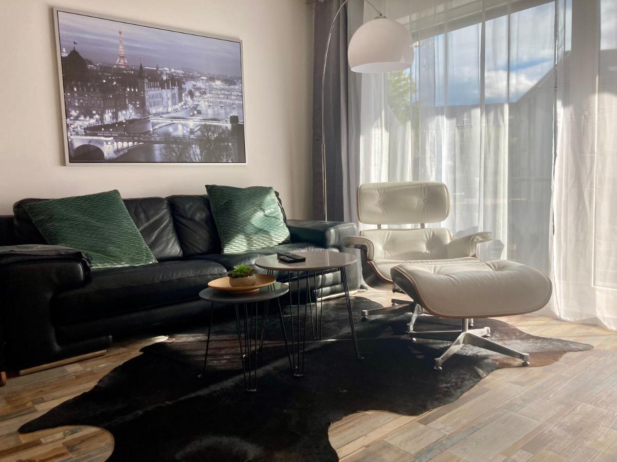 Living At Saarpartments -Adultsonly- 2 Bedrooms, Kitchen - Business & Holiday Apartments For Long- And Short Term Stay, 3 Min To Train Station, Secure E-Bike Parking! ساربروكن المظهر الخارجي الصورة